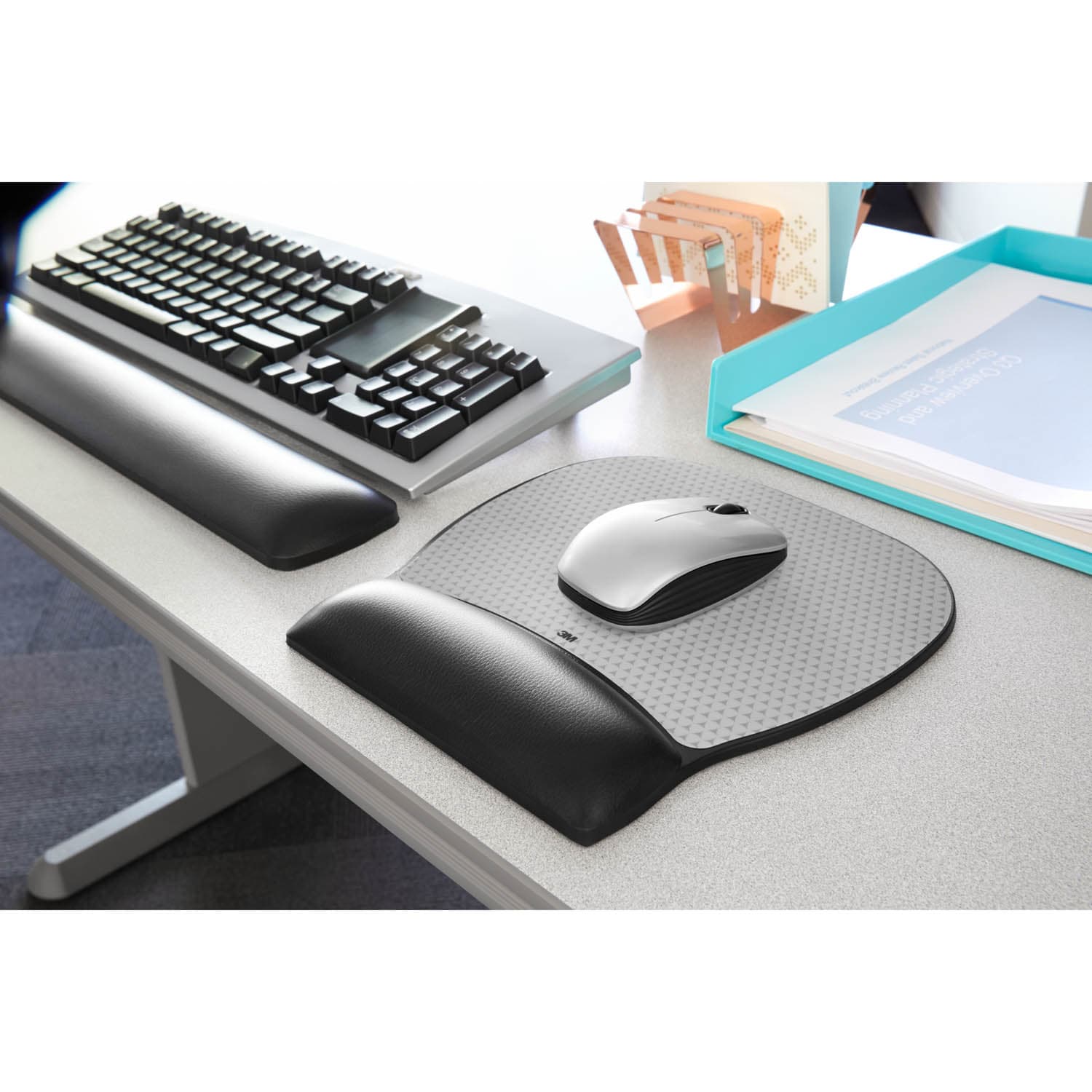 3M Gel Wrist Rest for Keyboard with Leatherette Cover and Antimicrobial Product Protection, WR310LE