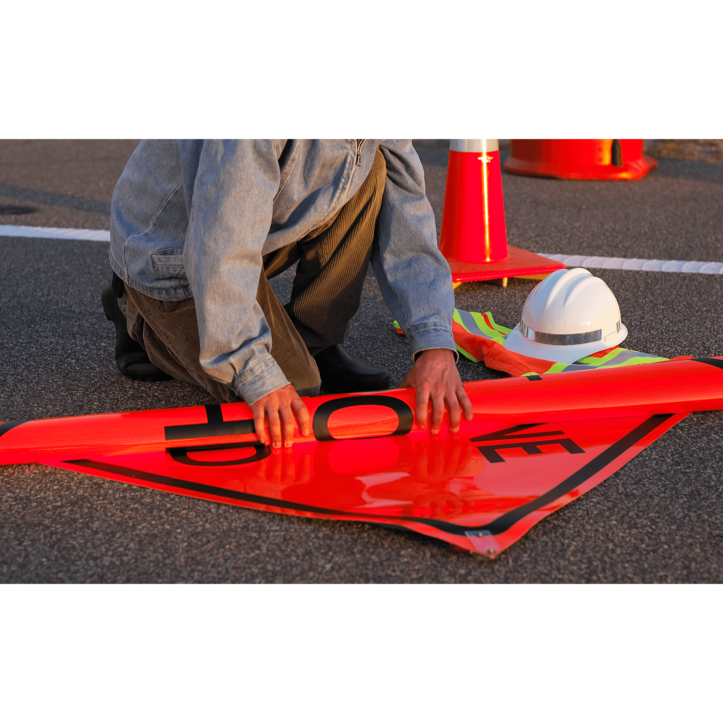 3M Diamond Grade Roll-up Sign Sheeting RS24, Fluorescent Orange, 36 in x 36 in, 50/Package