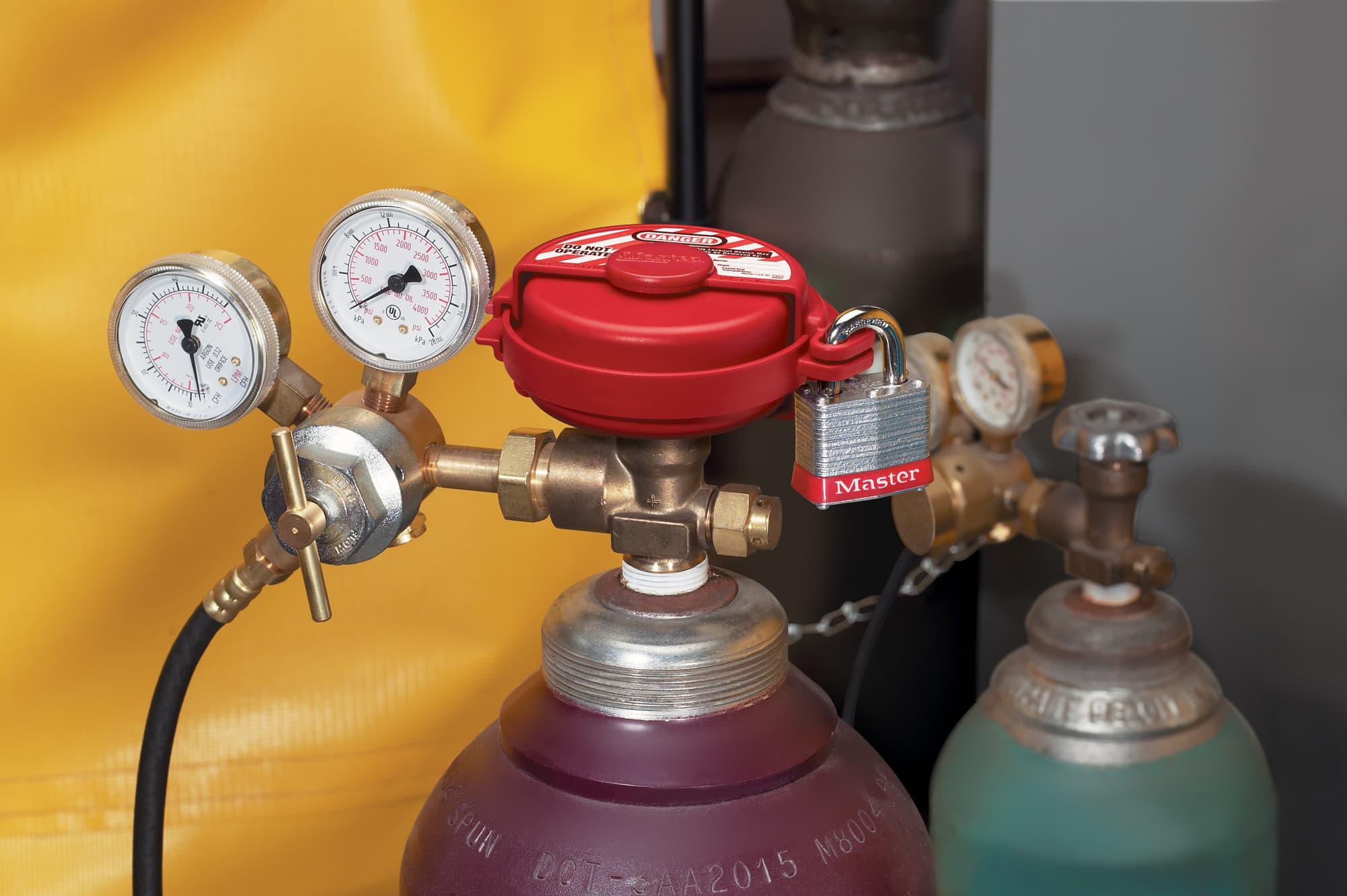 Master Lock Pressurised Gas Valve Lockout