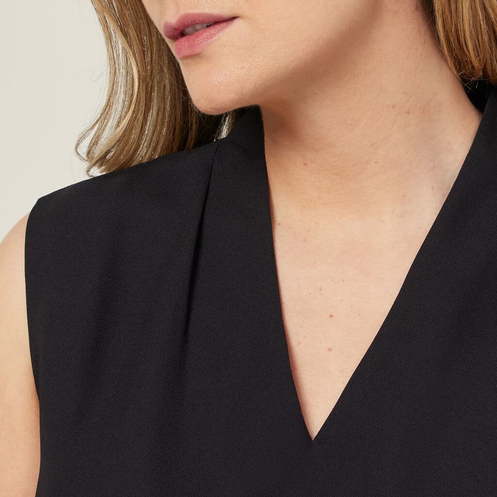 NNT Satin Back Crepe Sleeveless Blouse CATUQX (Black)_3