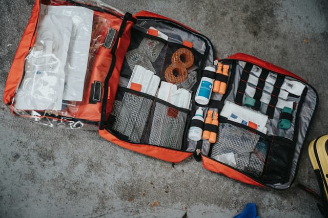 Essential Items in a First Aid Kit - Comprehensive Guide ...